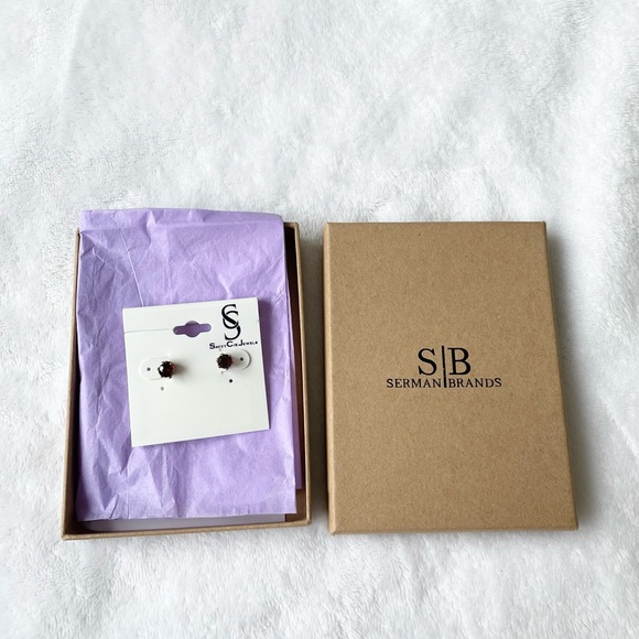 Savvy Cie Jewels NWT Garnet Stud Earrings - Picture 1 of 3